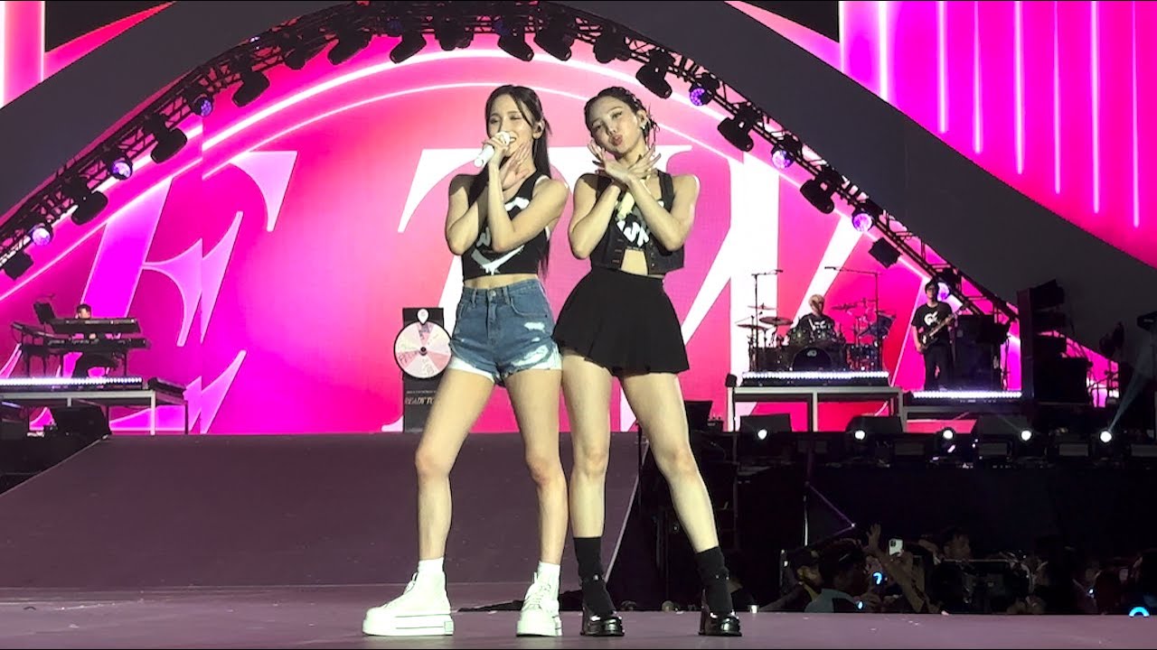 230706 TWICE (트와이스) - ‘Like Ooh Ahh' 'Ready to Be' 5th World Tour New York City MetLife Stadium 4K