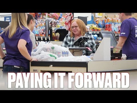 PAYING FOR PEOPLE'S GROCERIES AND GIVING AWAY SPENDING MONEY TWO DAYS BEFORE CHRISTMAS | EMOTIONAL