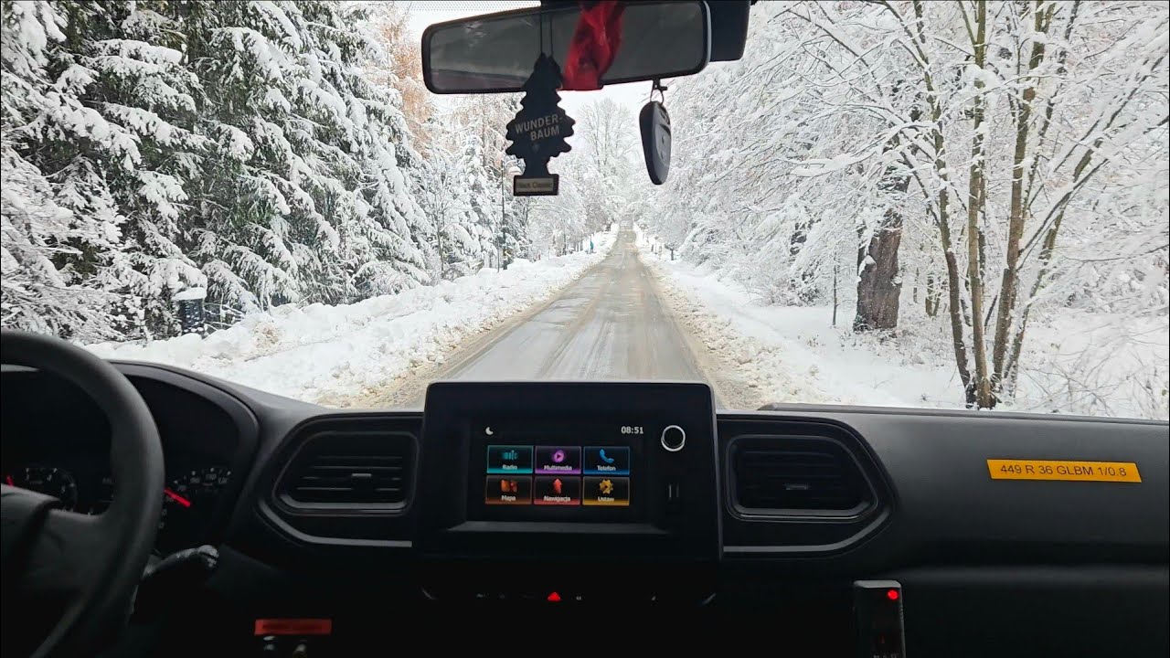 Alarmowo zastępy PSP i OSP podczas ataku zimy w powiecie jasielskim!