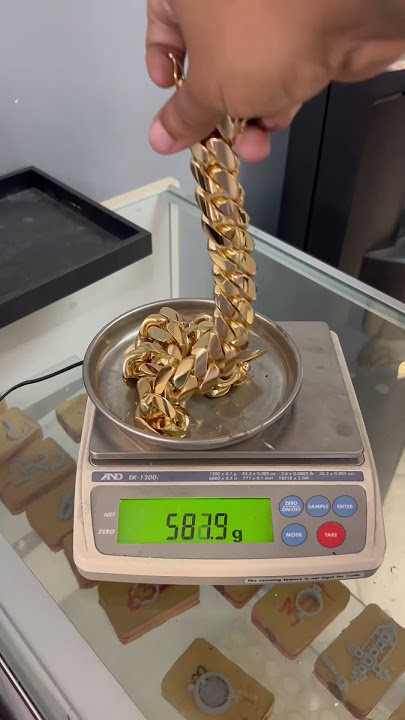 Unlocking unbelievable style: the 1 KILO CUBAN LINK CHAIN! #Gusvillajewelry #gold