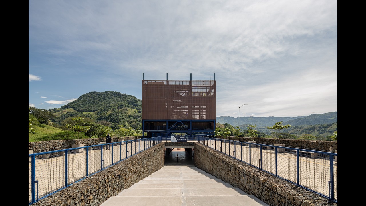 Memoria y Materia en la Infraestructura: Centro de Atención Pacífico 1 | El Equipo Mazzanti — Cine de arquitectura — Sitio Estudio