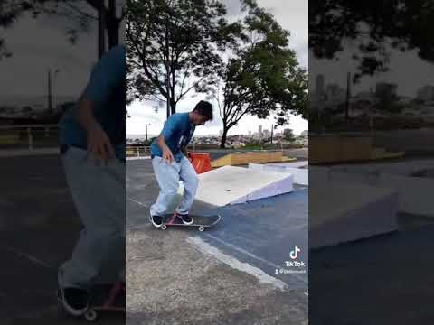 Vídeo: Quem fez as acrobacias do skate em reluzir o cubo?