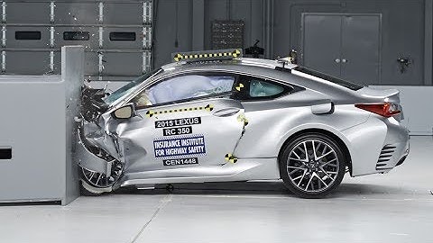 2015 Lexus RC driver-side small overlap crash test (extended footage)