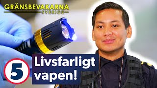 Tullen hittar en dold, livsfarlig taser i en resenärs ficklampa | Gränsbevakarna Sverige | Kanal 5