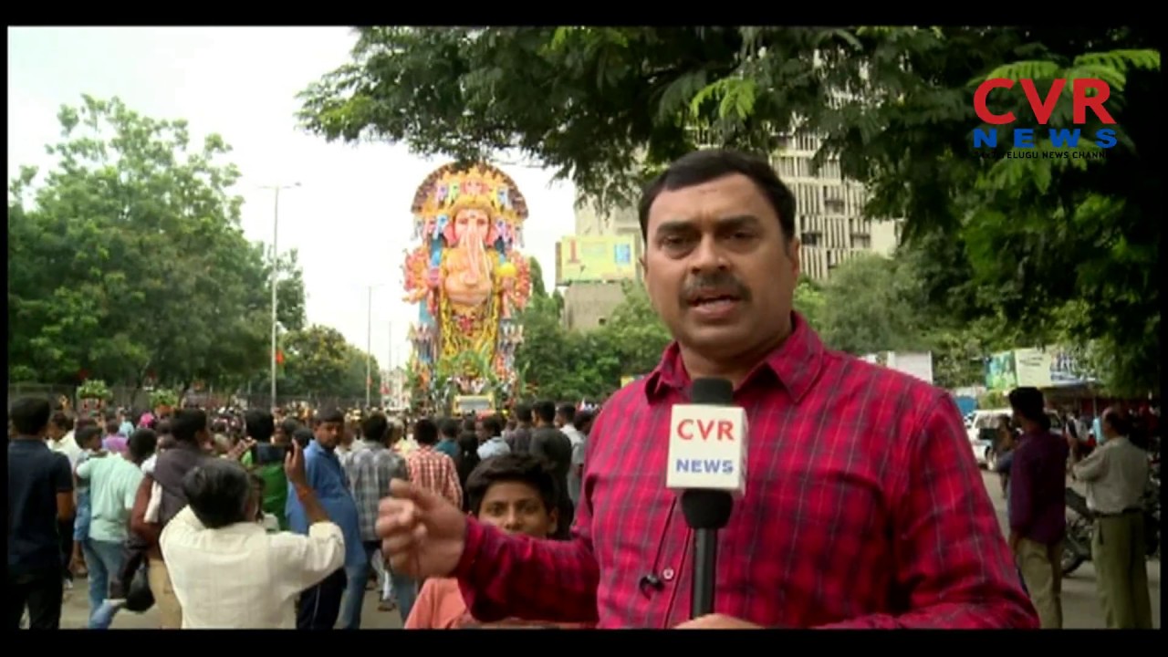 chandrababu actor Khairatabad Ganesh Reaches Tank Bund , Few Minutes To Go For Nimajjanam | CVR News