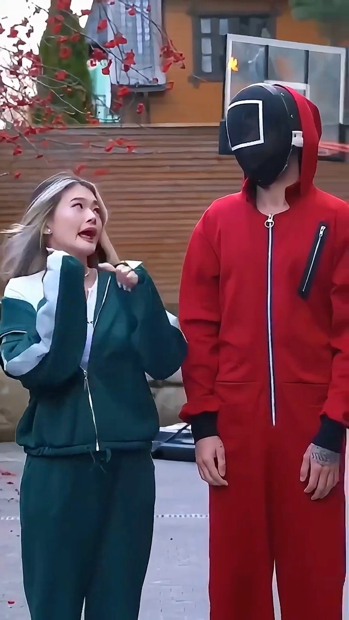 Squid Game Season 2 DANCE! / XO TEAM TikTok #shorts #tiktok