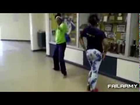 BÖYLE SALAKLIKLAR GÖRÜLMEDİ DÜNYANIN EN KOMİK VİDEOSU 2013#