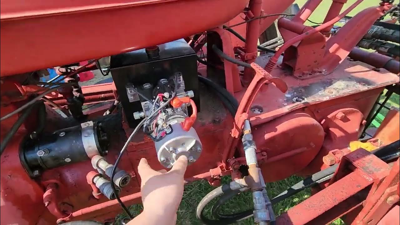 Farmall M hydraulic dilemma - YouTube