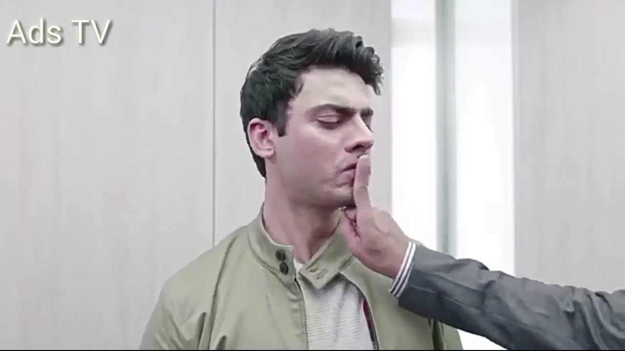 Most funny add ever | oye Hoye chips | fawad khan