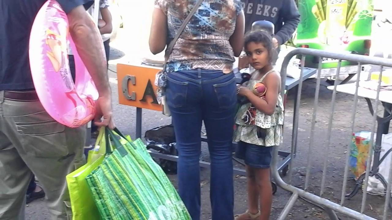 ÎLE DE LA RÉUNION,Brocante Halles des Expositions,LE PORT,17 JUILLET 2016.