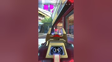 WHAT ARE THEY DOING??? #apexlegend #combo #apex #gaming #clutch #apexlegendclip