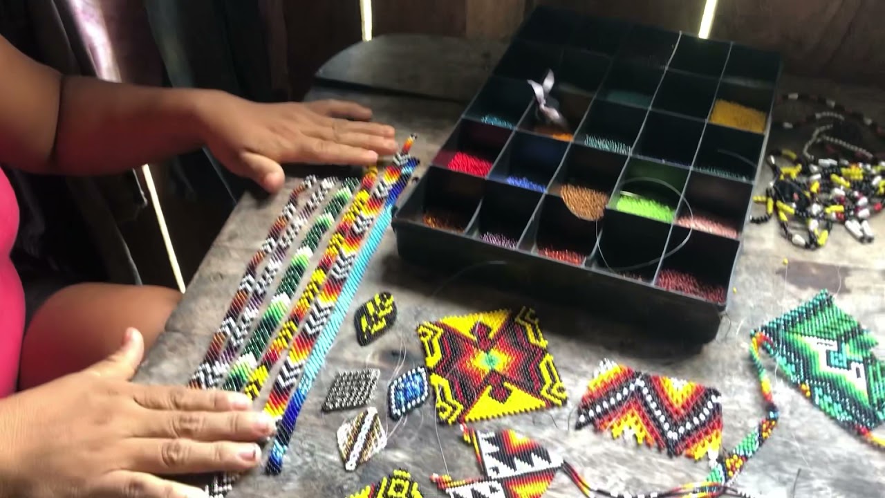 Artesanato Yawanawá da Aldeia Yawarani | Tradição e Talento Indígena - Artesã Rosiane Yawanawa