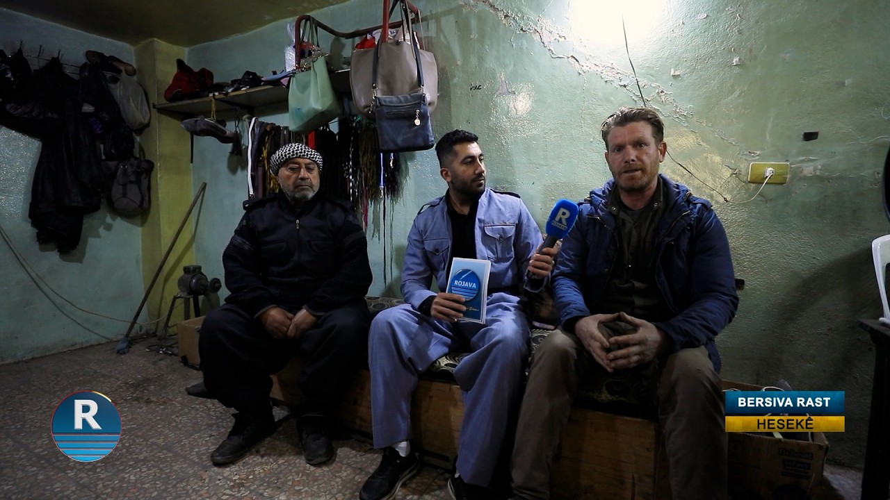 حرفي من الحسكة يمارس مهنة تصليح الأحذية والحقائب منذ نحو 30 عاما