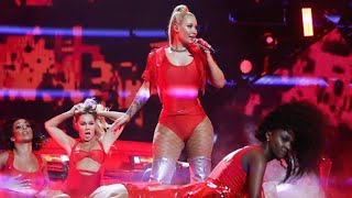 Iggy Azalea - Mo Bounce/Switch (Live From MTV Miaw 2017 HD) ft. Anitta Resimi