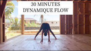 30 Minutes Yoga Dynamique I Focus Épaules Hanches I By Clio Pajczer