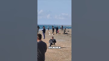 Thumbnail of Анапа SOS! 900 ТОНН МАЗУТА ПЛЫВЁТ НА ПОБЕРЕЖЬЕ! Экстренно готовят валы для защиты!