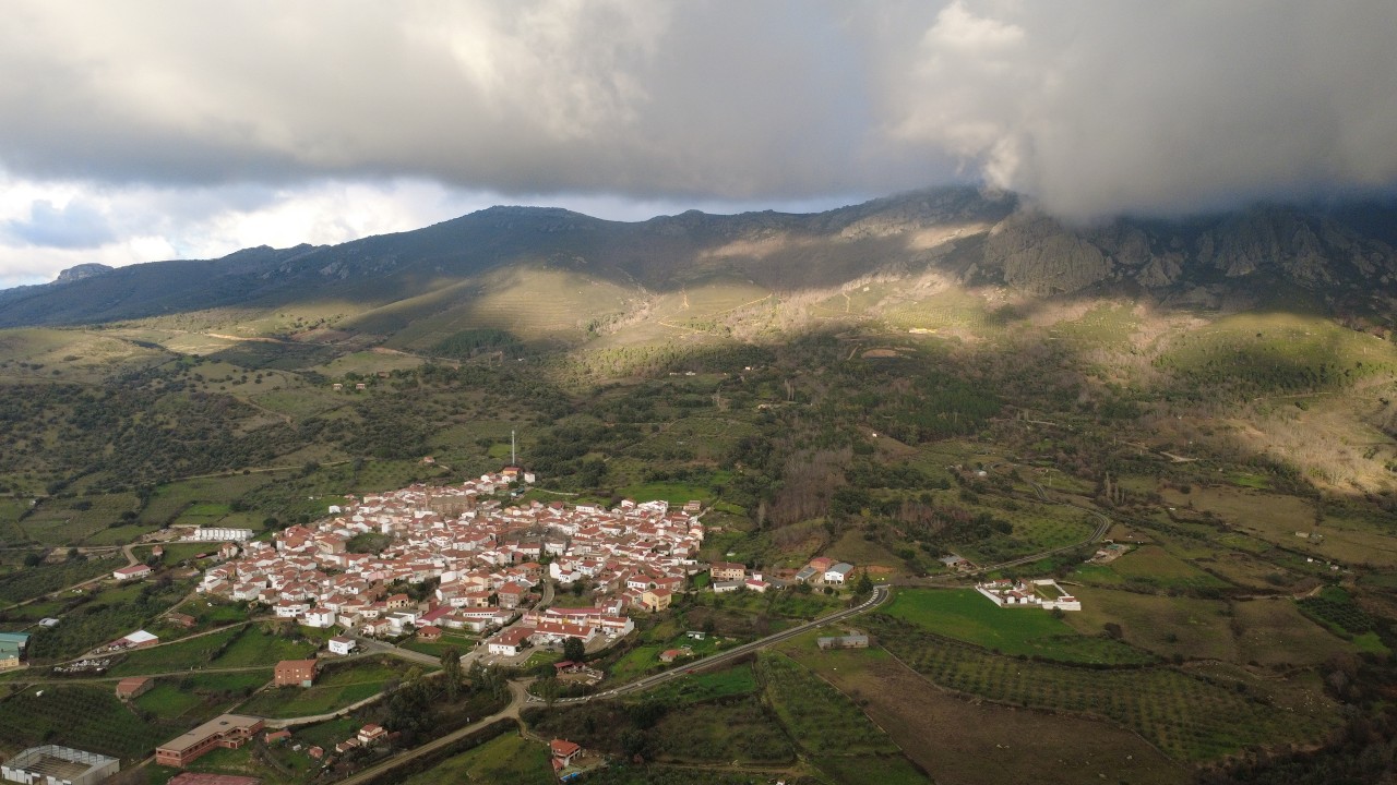 Berzocana / Viaje aéreo por el corazón de Extremadura