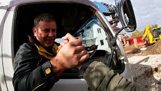 видео: Канализация в частном доме. Переливной колодец из бетонных колец. Подрядчик № 1 картинка: Канализация в частном доме. Переливной колодец из бетонных колец. Подрядчик № 1