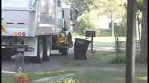 Heil Python ASL garbage truck 2