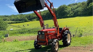 YANMAR YM2620D 4WD Compact Tractor & Power Loader bucket