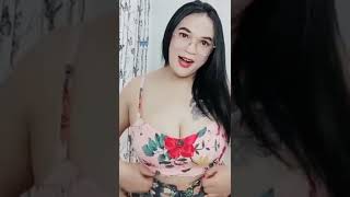 Tante suka  goyang diatas