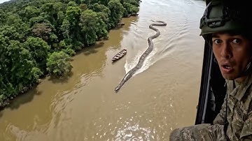 Giant Anaconda Filmed from Helicopter in Amazon Jungle – Shocking Encounter with Fishing Boats AI