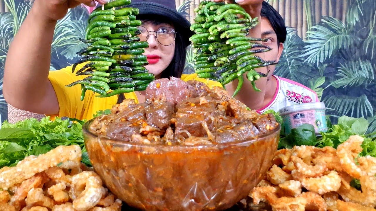 ต้มเส้นทำเองปรุงรสจัดๆ พริกจี่จิ้มกระปิแคปหมูกรอบๆ