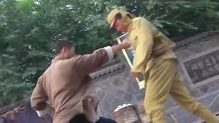 Japanese soldiers beat common people, and kung fu master taught them a lesson!
