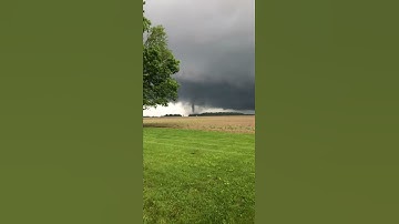 Memorial Day Twister in Marion || ViralHog