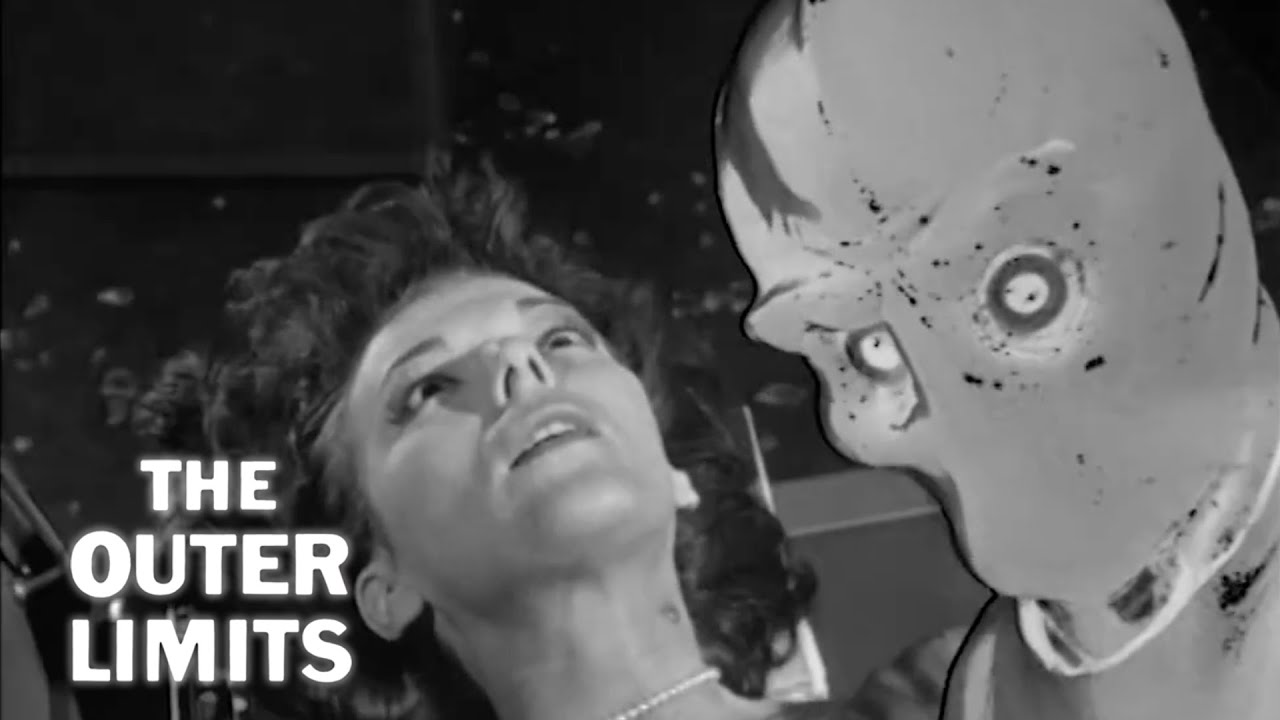 The Alien Saved Her Life - Classic Sci Fi Moment | The Outer
