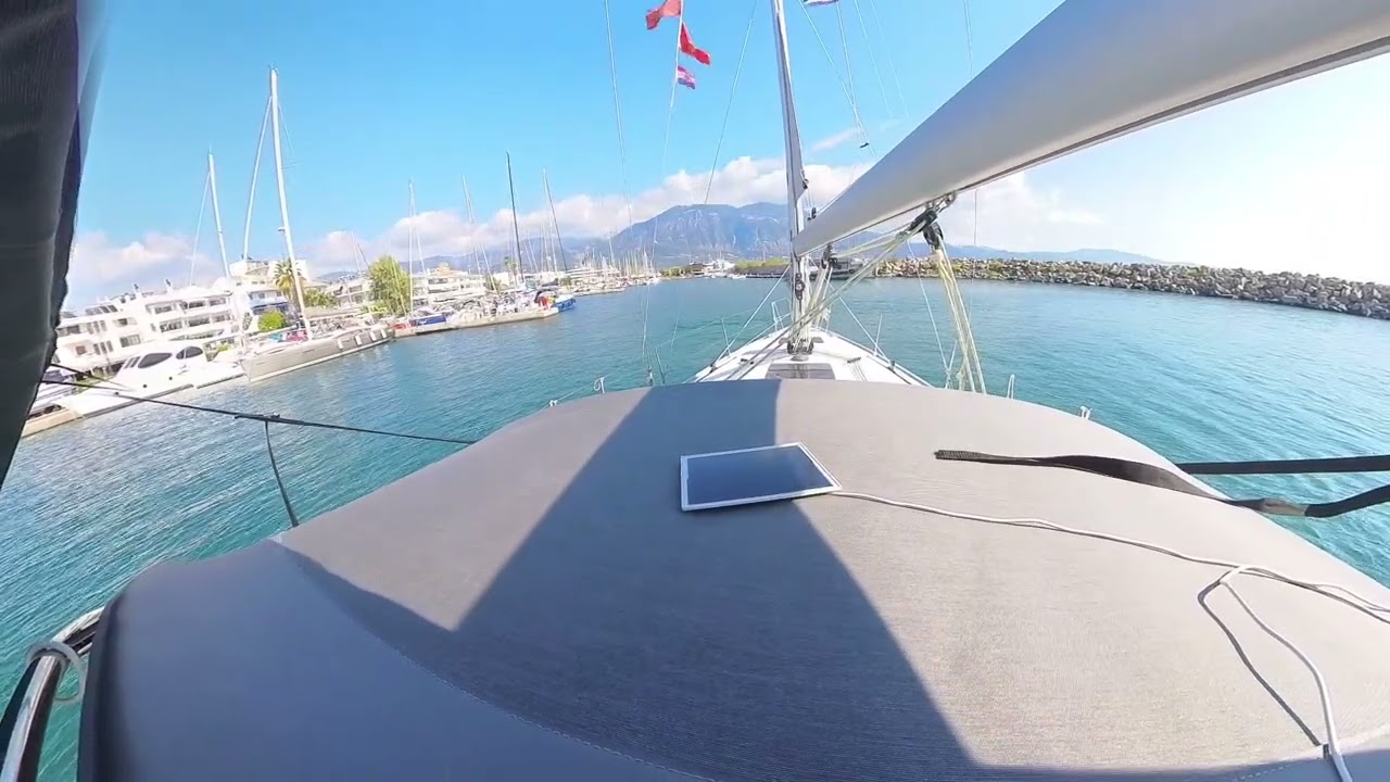 ⁣Bavaria 37 Cruiser 