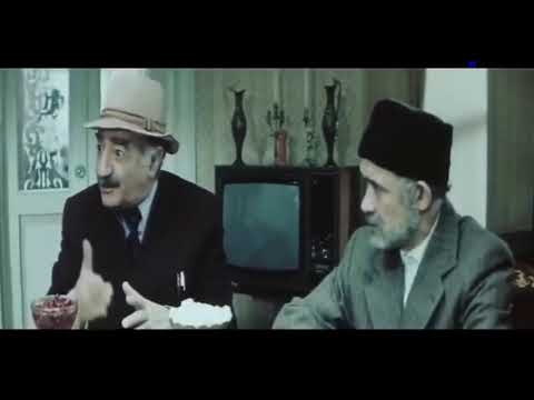 “Bəyin oğurlanması” filminin epizodu aktyorların öz səsləri ilə ingilis dilində səsləndirilib