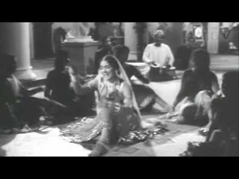 Sakiya Aaj Muzhe Neend - Sahib Bibi Aur Ghulam