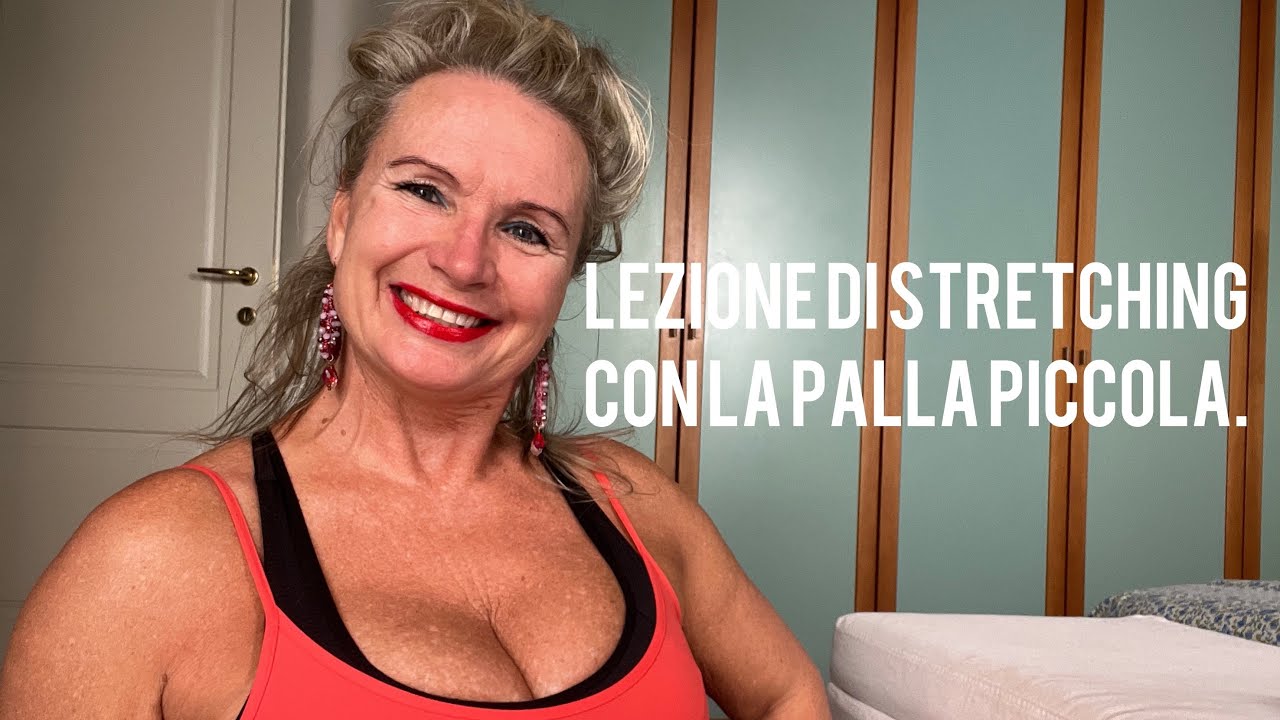 Lezione di Stretching con la palla piccola .