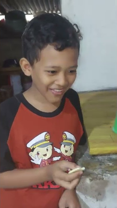lucu banget,mas pino kekecutan makan pelem..🤣🤣🤣