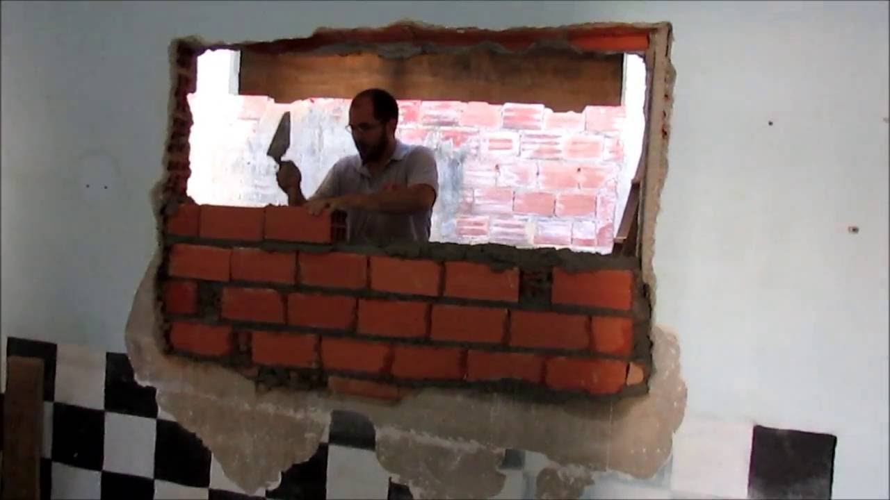 A Abertura Da Janela é Oblonga Foto de Stock - Imagem de tijolo