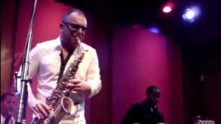 Rocco Ventrella performsTeresa Margarita live at Spaghettinis