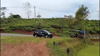 Rest Area sekaligus tempat wisata cisandaan....