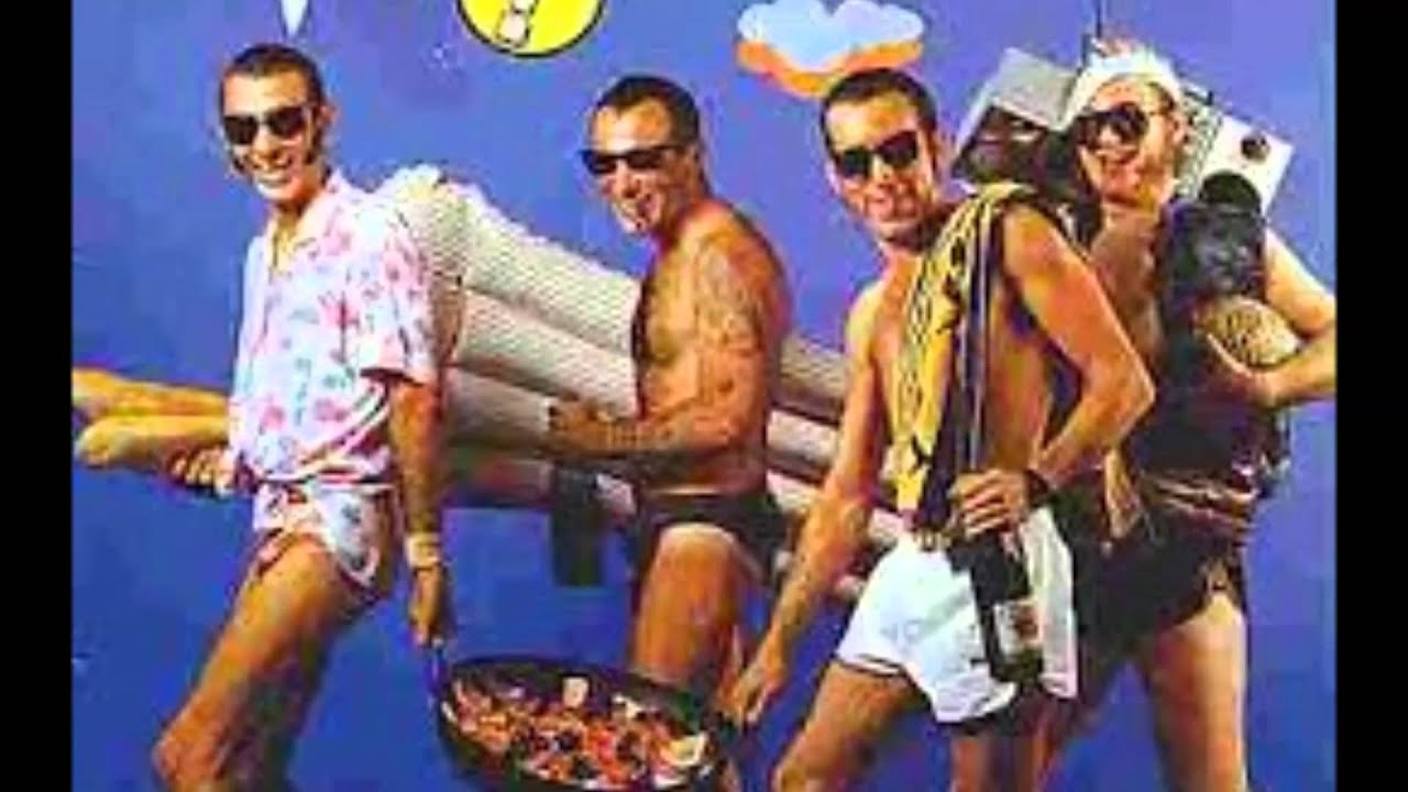 The refrescos : Aquí no hay playa ( HQ )