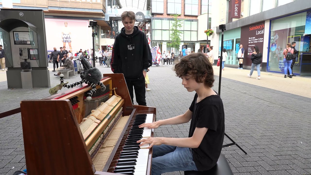 Talented Kid Plays Undertale Song In Public