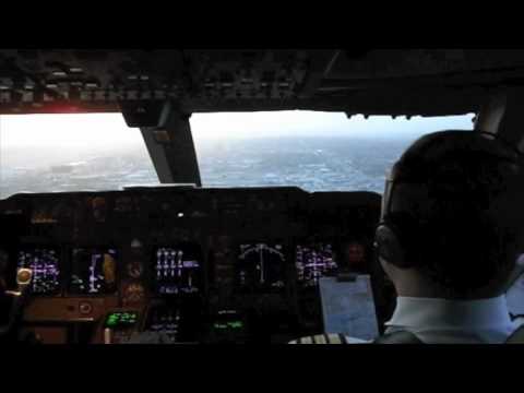 Cockpit - Boeing 747-400 Los Angeles Rwy 24R Landing