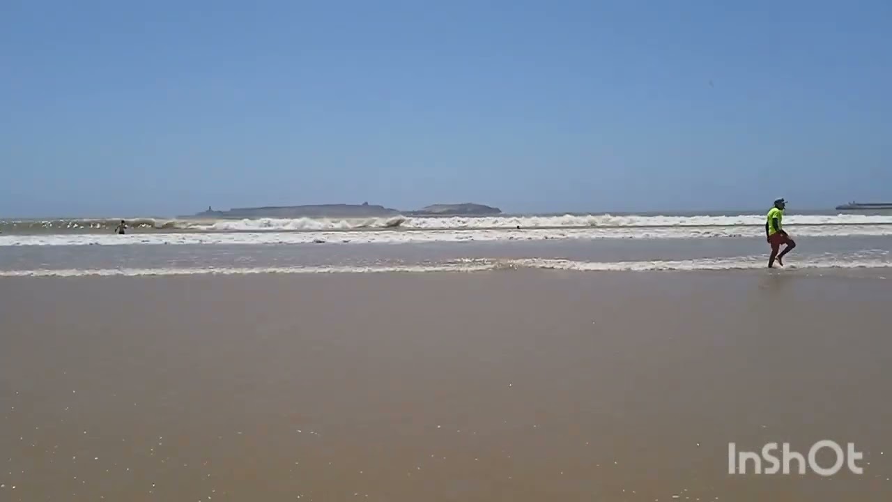 نهار زوين دوزتو انا ابنياتي،🏄🏊⛷️ في شاطئ  صويرة