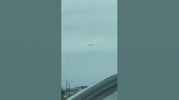 Airplane “frozen” in sky over Philadelphia - GLITCH IN MATRIX