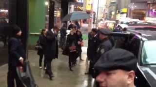 Elizabeth Banks waving at fans outside GMA in NYC after promoting new Hunger Games film Profile