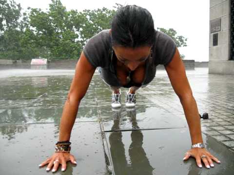 Michelle Maxwell's Push-Up Challenge, Statue of Li...