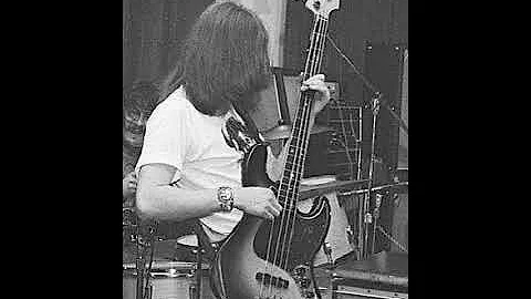 Immigrant Song. Bass line. Led Zeppelin