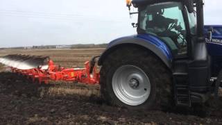 New Holland T7.315 HD traktor m Kuhn VariLeader plov