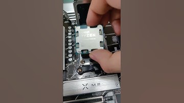 Installing an AMD Ryzen 7 7800X3d in AM5 socket motherboard #amd #pcmr #computer #asmr #tutorial