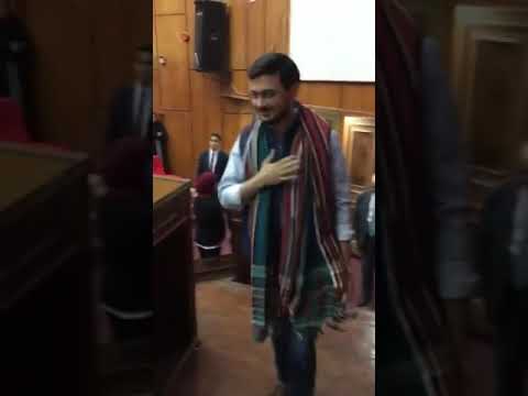 لحظة وصول المنشد مصطفى عاطف جامعة الفيوم Mp4