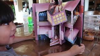 Stranger Things: The Ultimate Pop- Up Book